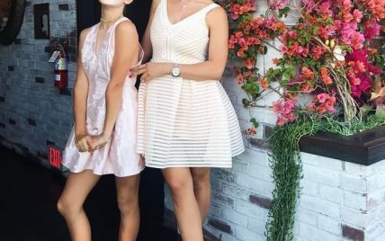 Красотки в мини-платьях: Анна Седокова опубликовала фото с дочерью