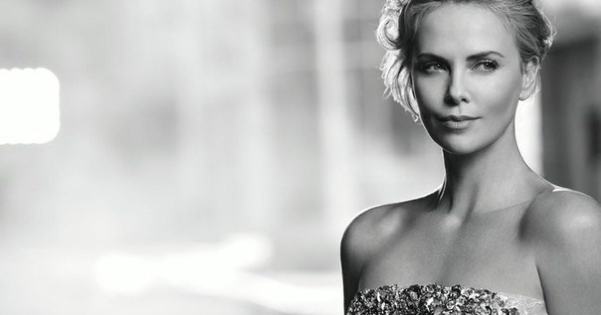 Шарлиз Терон в рекламной кампании J'adore Dior