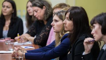 Порошенко зустрівся з родинами українців, що знаходяться в полоні бойовиків_2 / © Сайт президента Украины