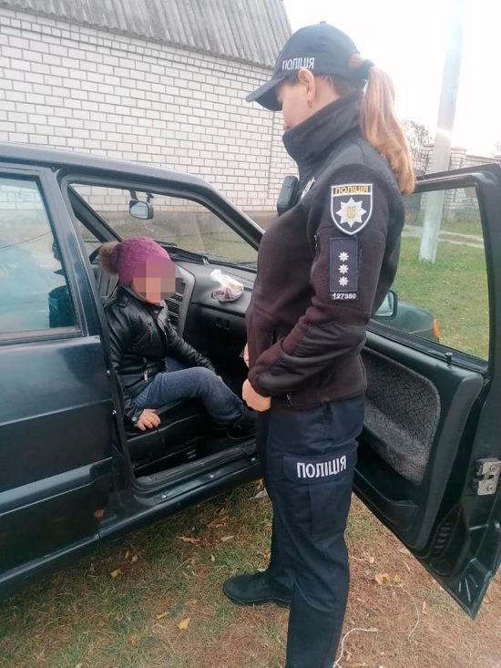 У Житомирській області вітчим жорстоко побив дівчинку, поки мати лікувалася