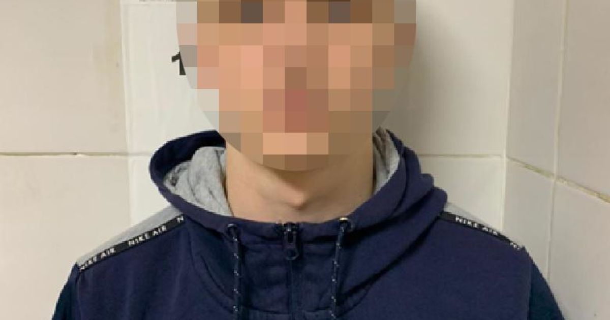 У Києві поліцейські затримали чотирьох зловмисників за викрадення водія таксі