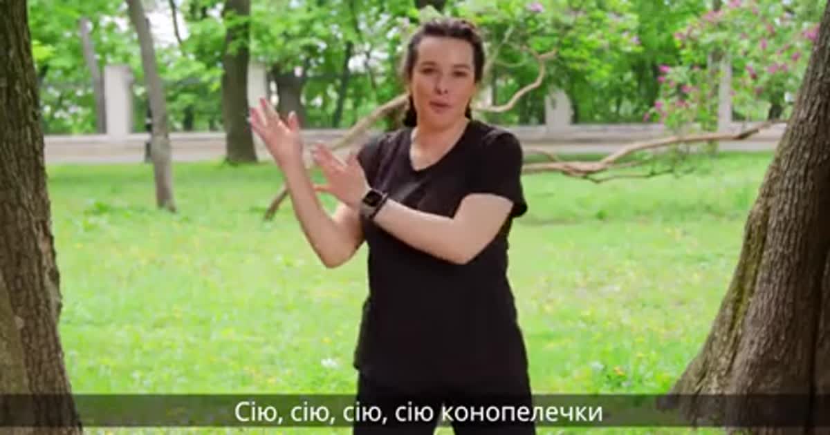 Хіт гурту Go_A "ШУМ" переклали та переспівали жестовою мовою