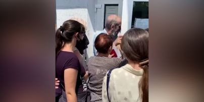 В Полтаве люди штурмуют отделения облгаза