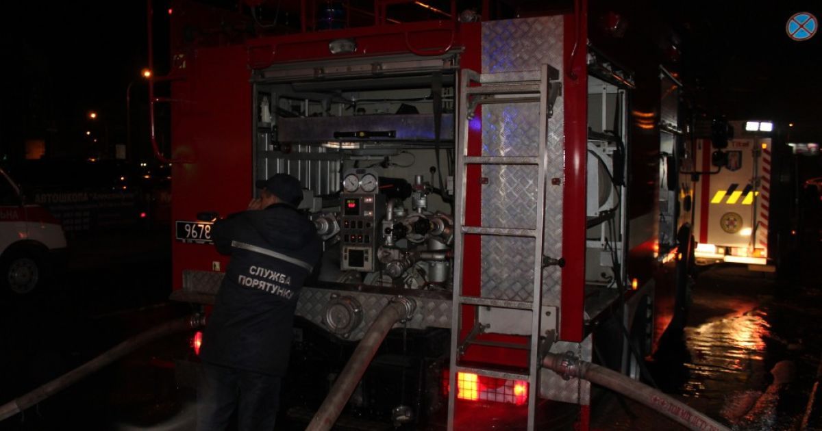 пожежа на Мінському ринку в Києві_7 / © Управление ГСЧС Киева