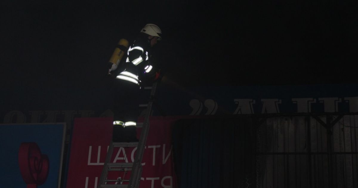 пожежа на Мінському ринку в Києві_5 / © Управление ГСЧС Киева