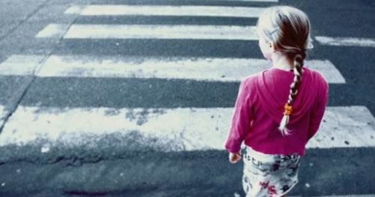 В Киеве пьяная мать потеряла 11-летнюю дочь