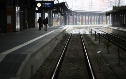 У Мюнхені чоловік облизував поручні в метро і стверджував, що хворий на коронавірус