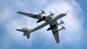 Вражеский бомбардировщик Ту-95