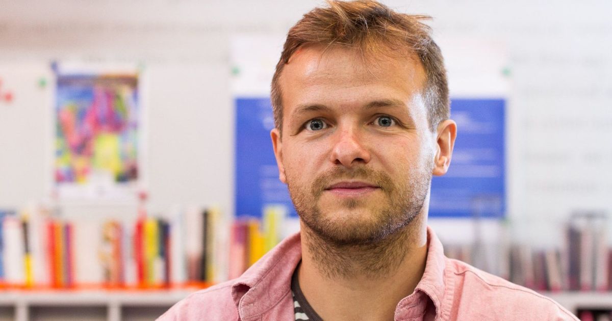 У Києві відомий український письменник Артем Чапай презентуватиме роман "Дивні люди"
