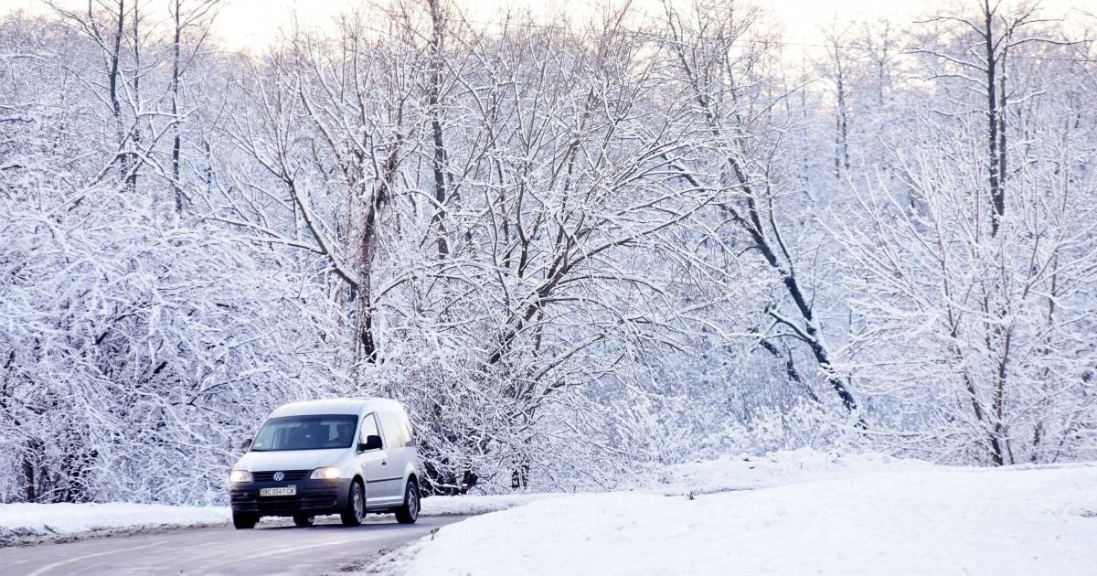 Патрульные дали водителям основные советы по управлению авто во время гололеда