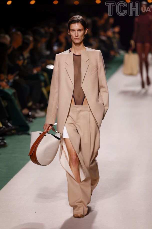 Коллекция Victoria Beckham весна-лето 2025 / © Associated Press