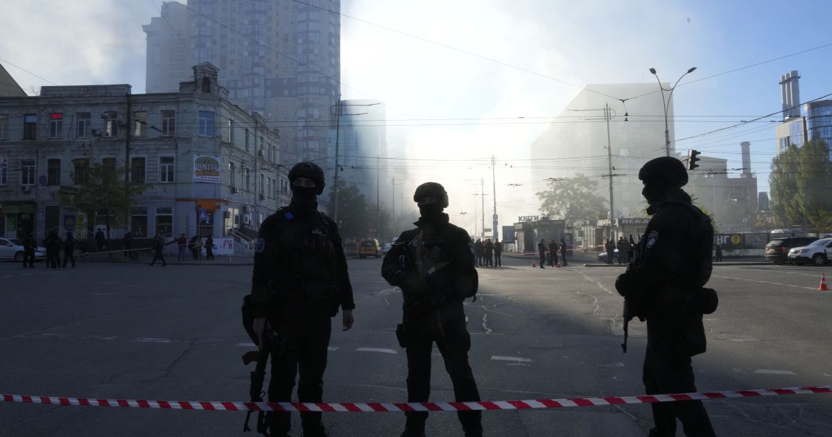 Есть ли пострадавшие от атаки дронов-камикадзе Киева: в ГСЧС сообщили