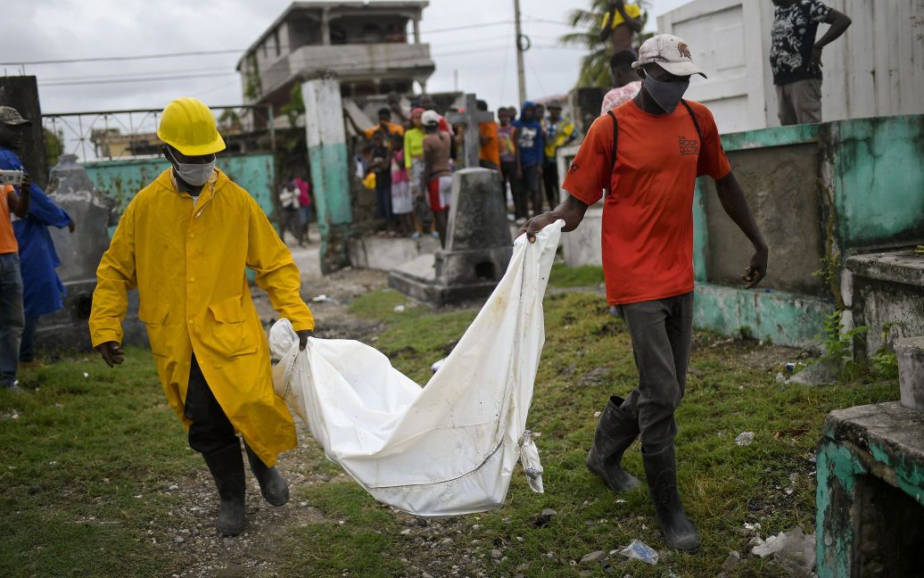 © Associated Press