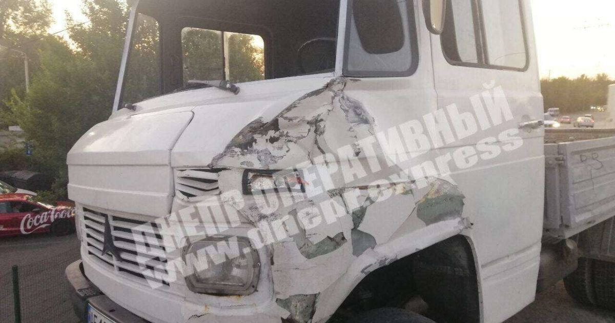У Дніпрі вантажівка врізалася в маршрутку_3 / © Днепр оперативный
