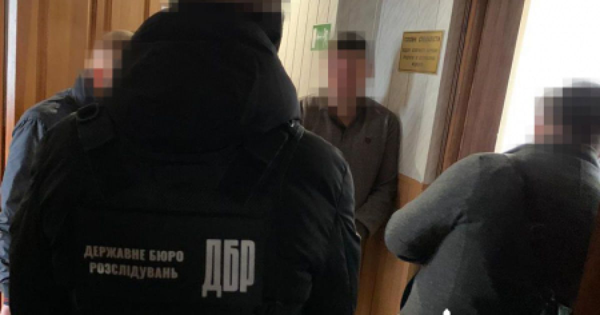 Новини одеси: затримали чиновника на хабарі - дозволяв працювати ресторанам