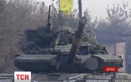 Украинские военные завершили отвод танков. Дайджест АТО