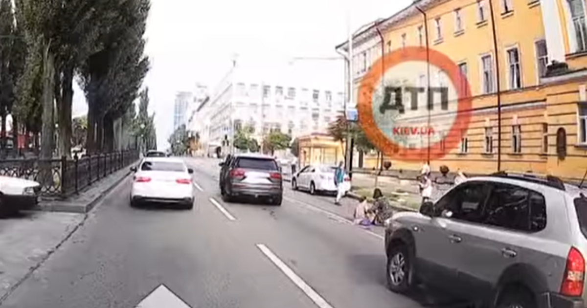 "Поспішала на першу пару": у Києві біля університету збили дівчину