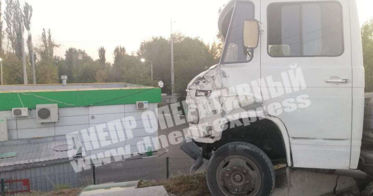 У Дніпрі вантажівка врізалася в маршрутку_5 / © Днепр оперативный