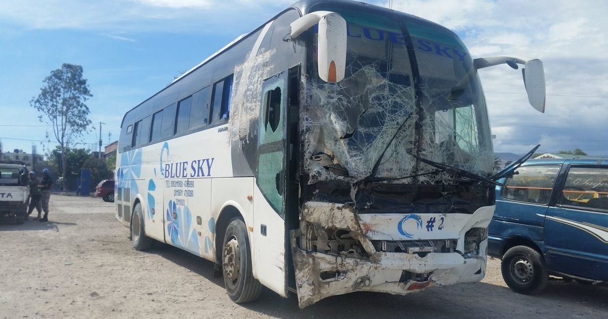 На Гаїті автобус врізався у парад вуличних музикантів, майже 40 загиблих