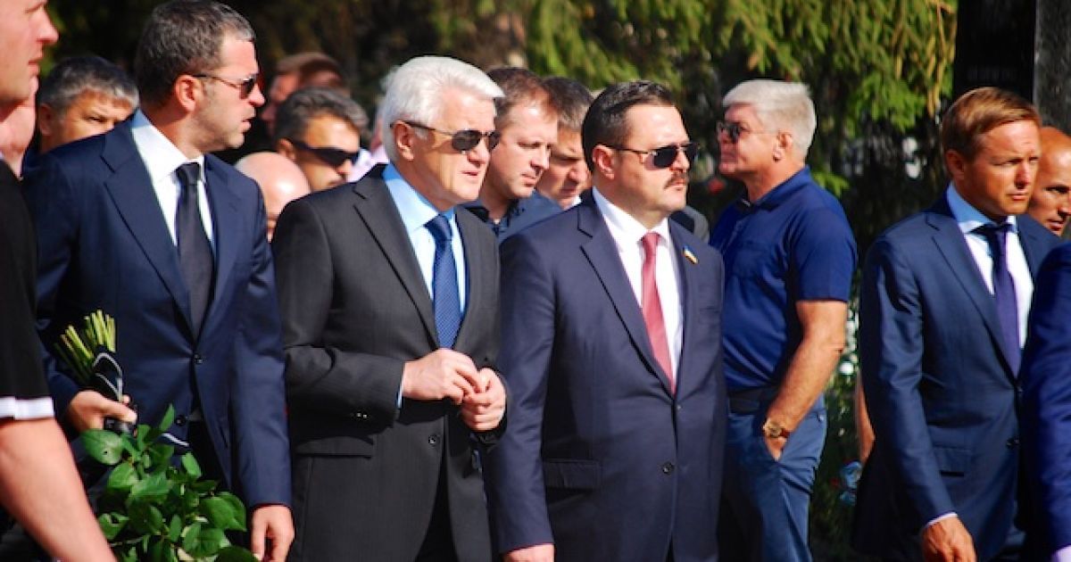 Во время панихиды по Еремееву на территории Святотроицкого собора в Луцке / © ТСН.ua