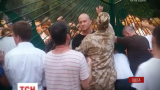Аншлаг на лекции Макаревича: в Одессе люди снесли забор, чтобы послушать известного певца