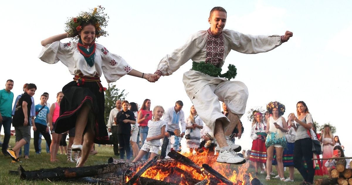 Вогнище і розмальовані обличчя: у столичному Гідропарку влаштували імпровізоване свято Івана Купала