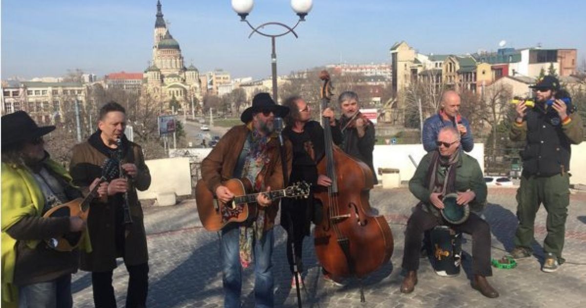 Гребенщиков и &laquo;Аквариум&raquo; спели в центре Харькова