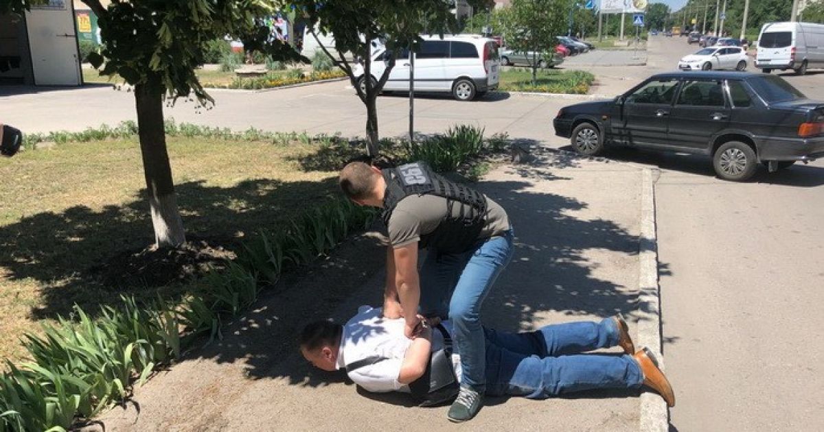 В Кропивницком чиновник-фискал обложил "данью" кофейню за незаконную продажу алкоголя