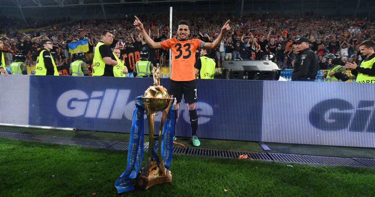 Тайсон до сліз розчулив Срну під час святкування перемоги у Кубку України