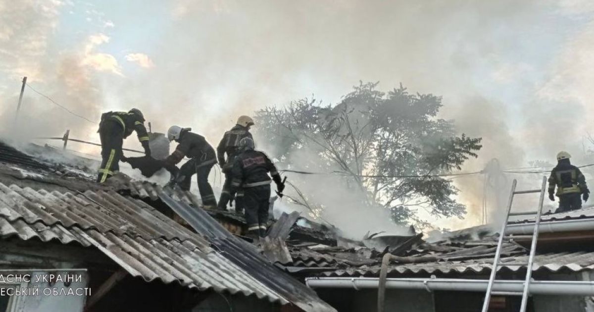 Столб черного дыма: пожар в Одессе напугал людей