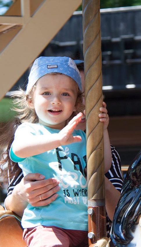 2-летнему Юре нужна ваша помощь в лечении рака глаза