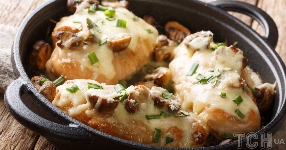 Куриные рулеты с грибами и сыром