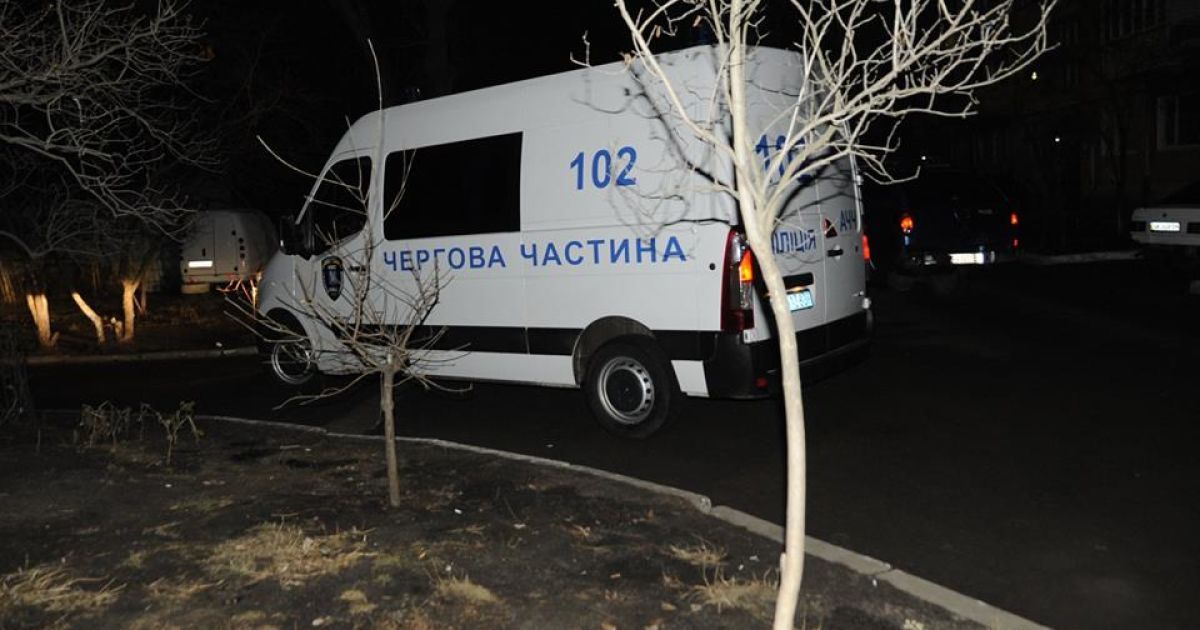 Злоумышленники бросили гранату в милиционеров, приехавших на вызов.