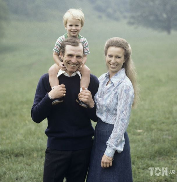 Принцесса Анна и Марк Филлипс с сыном Питером / © Getty Images