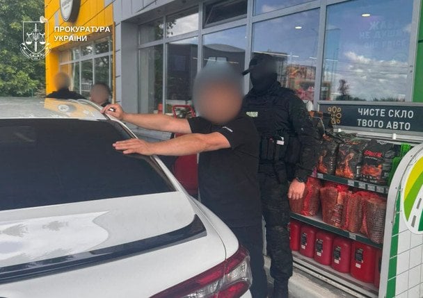 В Киеве задержали организаторов схемы незаконного выезда за границу / © Киевская городская прокуратура