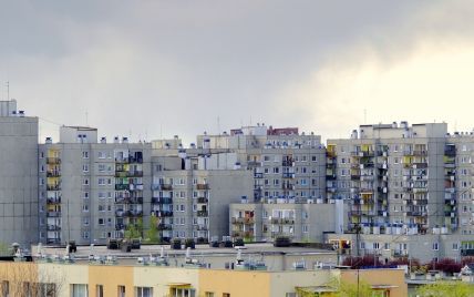 На Полтавщине школьница упала с крыши девятиэтажки