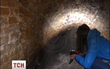 У Житомирі під час дорожніх робіт відкопали старовинне підземелля