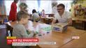 Мэр Житомира примерил на себя роль усатого няня ради эксперимента ТСН