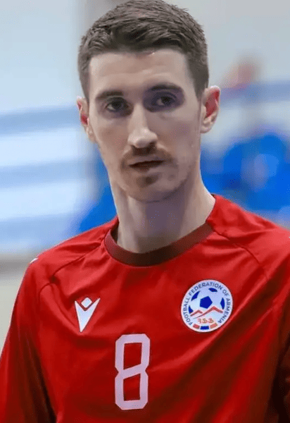 Денис Нєвєдров