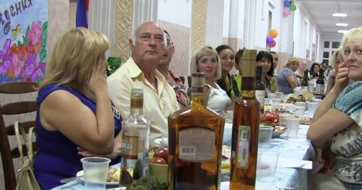 Застолье учителей происходило прямо в школе
