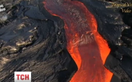 На Гавайях образовалась огненная река