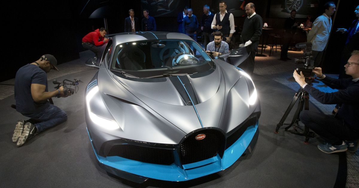Названа тройка самых дорогих авто современности
