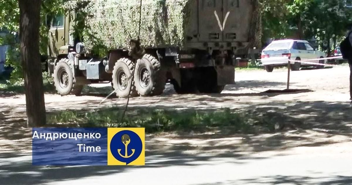 В Мариуполе военная техника РФ прикрыта "живым щитом" людей