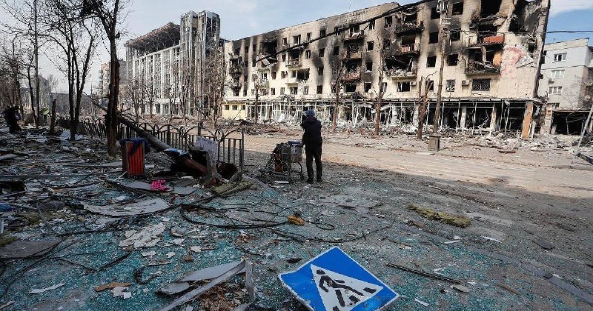 Росіяни примусово вивезли з Маріуполя десятки тисяч людей, зокрема 5 тис. дітей — Зеленський
