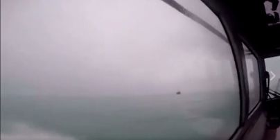 В Черном море российский корабль попытался захватить украинский спасательный катер