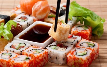 Во втором за неделю столичном суши-ресторане отравились посетители