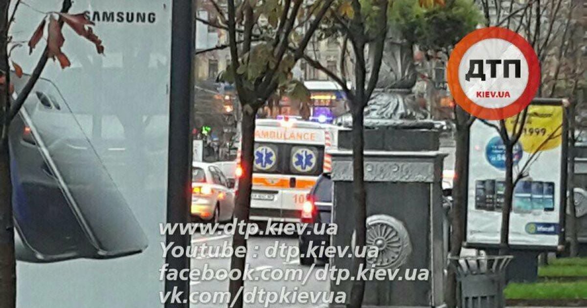 З будівлі КМДА зірвався робітник _6 / © facebook.com/dtp.kiev.ua