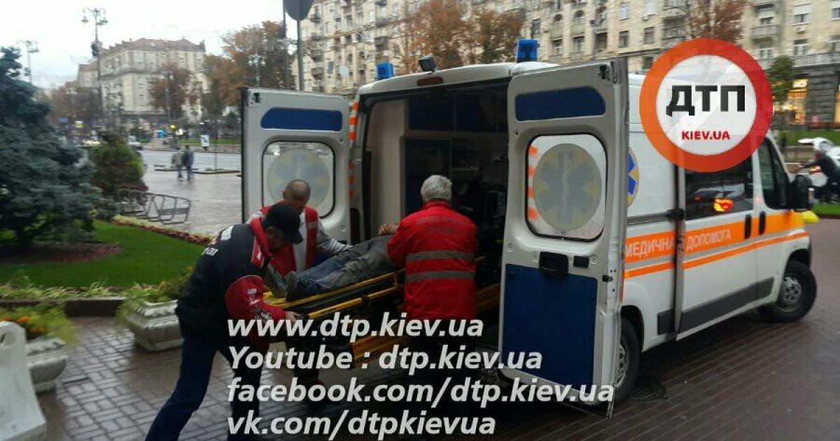 З будівлі КМДА зірвався робітник _3 / © facebook.com/dtp.kiev.ua
