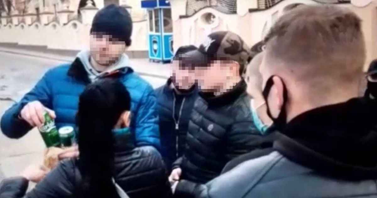 В Киеве россияне избили парня на Подоле