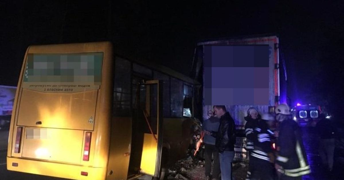В масштабной аварии на Варшавской трассе под Киевом умер мужчина